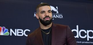 De bekende rapper Drake na het verlies van meer dan $8 miljoen aan sportweddenschappen